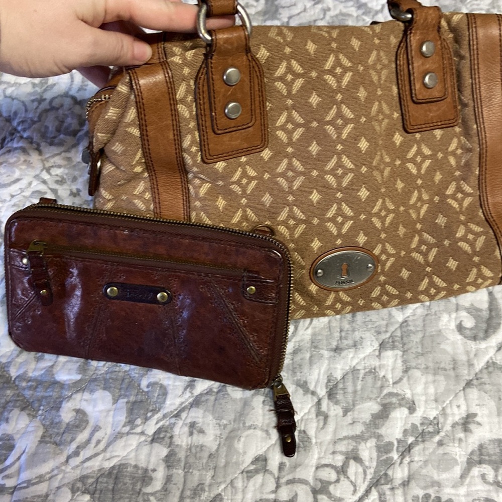 Fossil Purse & Wallet set. Super cute!